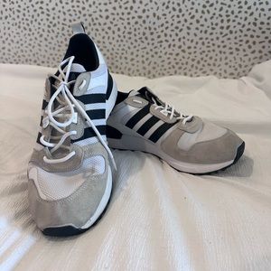 Adidas Casual Gym Shoe Size 10.5